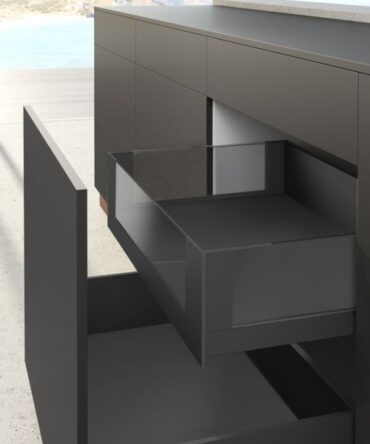 AvanTech alu profil za stakleni front 2m